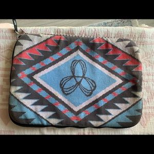 TNA x Aritzia 13” Knit Retro Padded Laptop Case